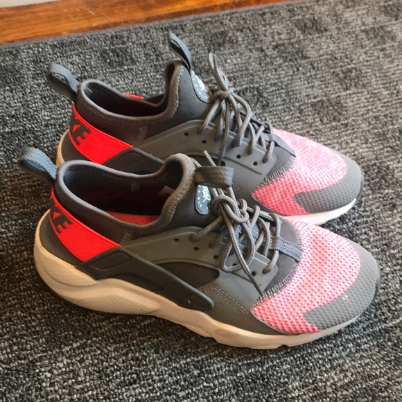 Nike Huarache - Picture 1 of 5